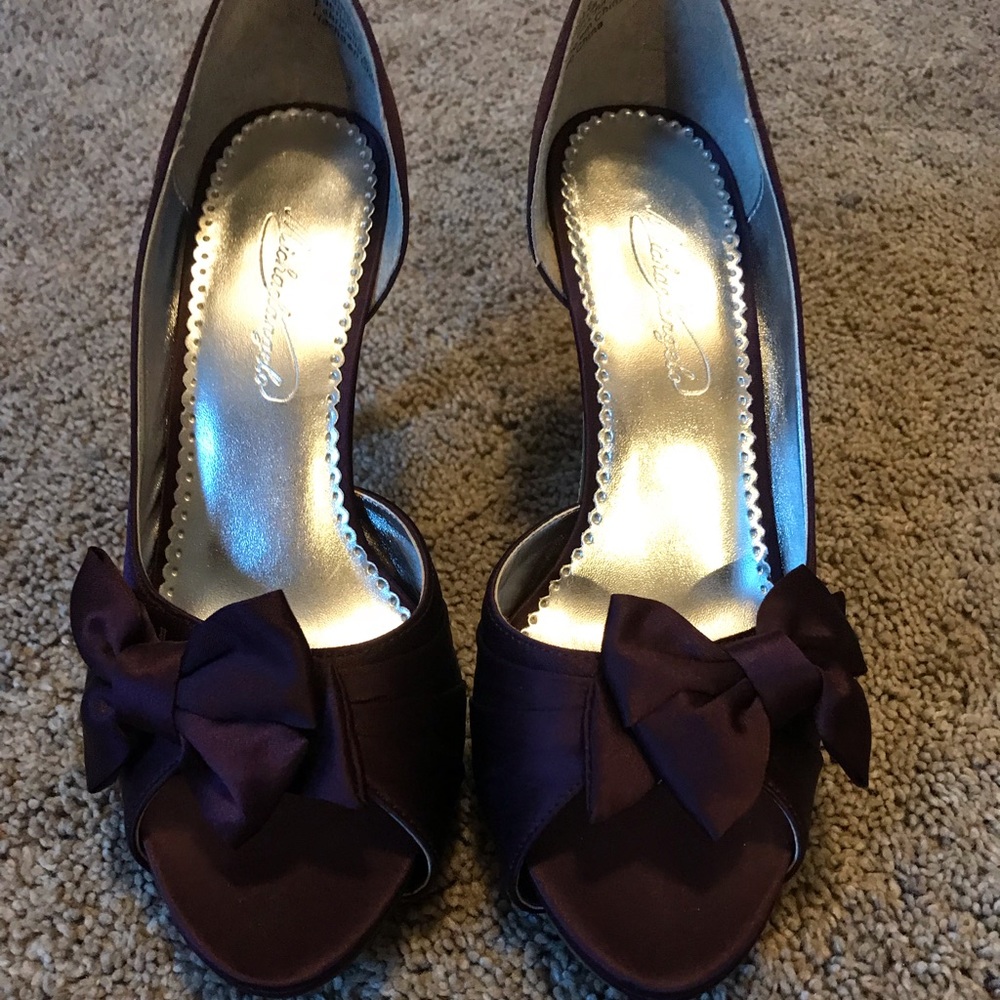 Purple dress shoes